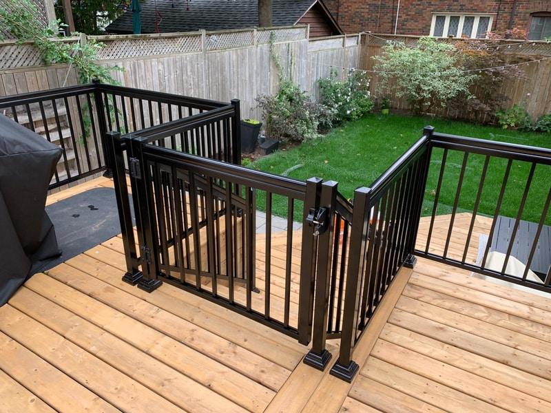 picket balcony railings toronto